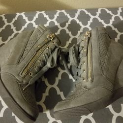 Women's Sz 6.5 Suede Sneaker Wedge NIB