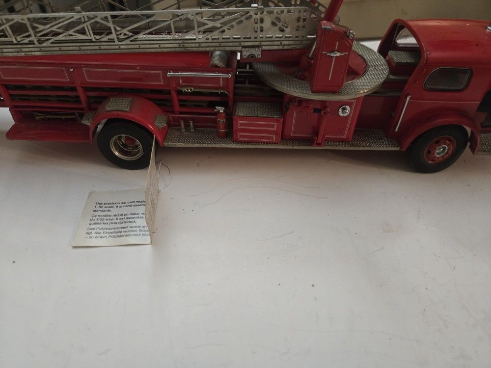 1954 AMERICAN LA FRANCE FIRE ENGINE