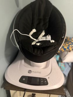 4 moms baby swing