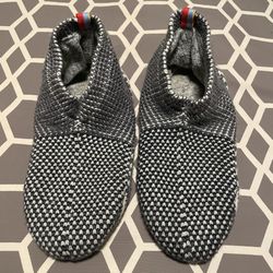 Bombas Women’s M (Size9-11.5) Gripper Slippers