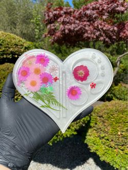 White resin tray