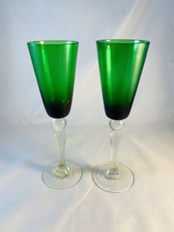 Vintage Set of 2 Deep Green Goblets.. frntcab