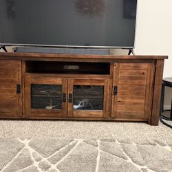 TV CONSOLE SOLID WOOD  FROM STAR Furniture