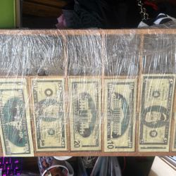 Melissa & Doug Play Money Set Paper Bills and Plastic Coins Wooden Cash Drawer