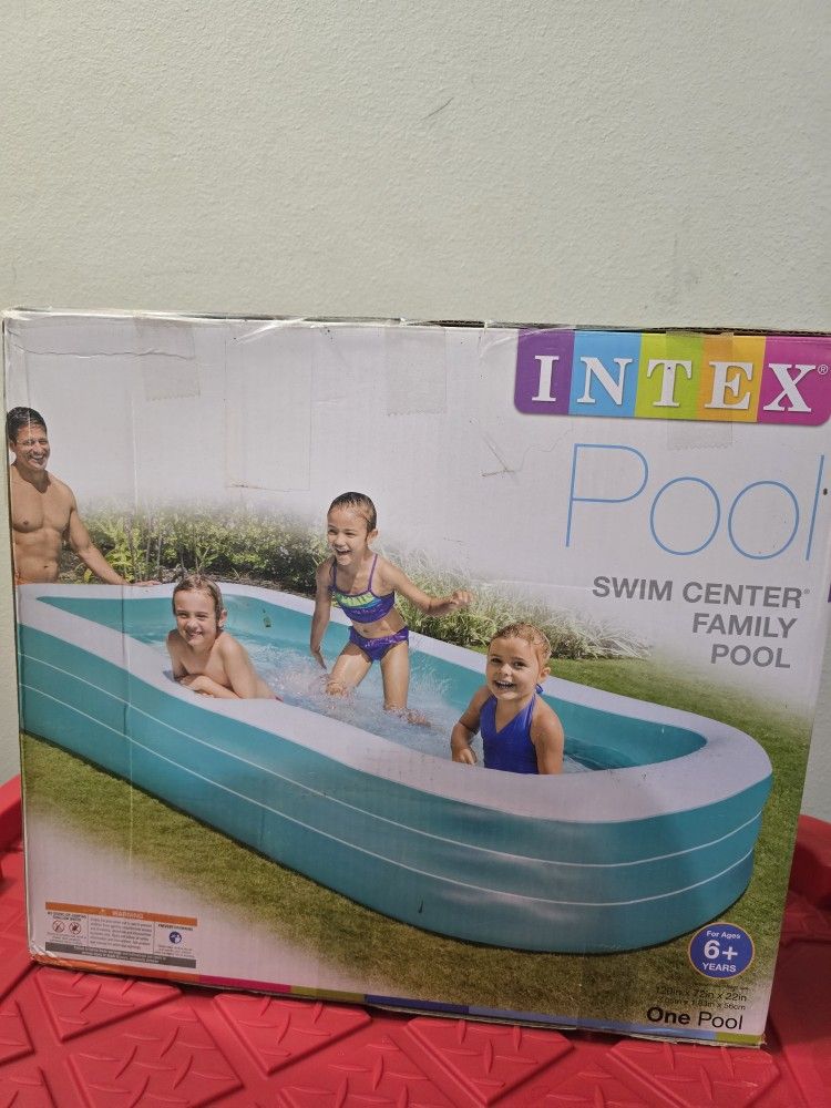 Intex Infillatable pool. 10 Feet Long