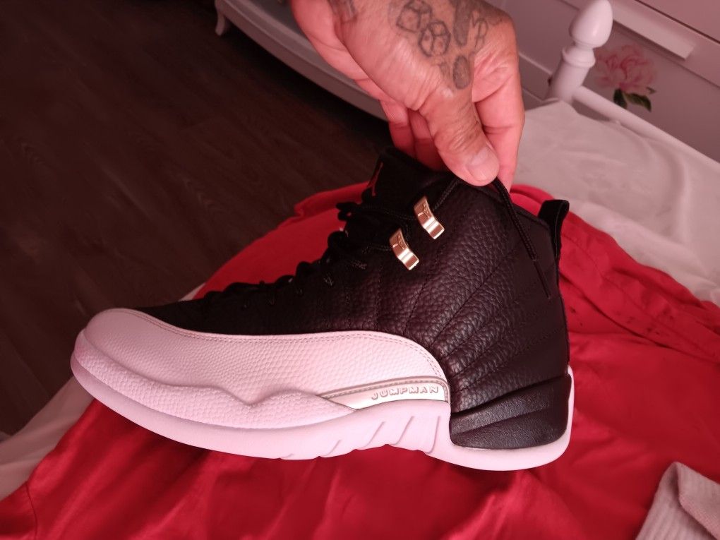 Jordan 12s Playoof Sz 10.5 New 220 Rn