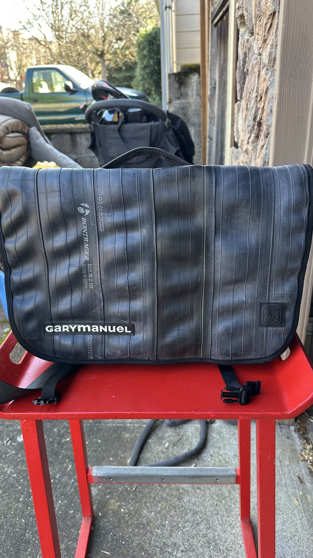 Gary Manuel Messenger Bag