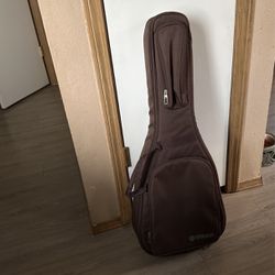 3/4 Yamaha Acoustic Guitar With Travel Bag 