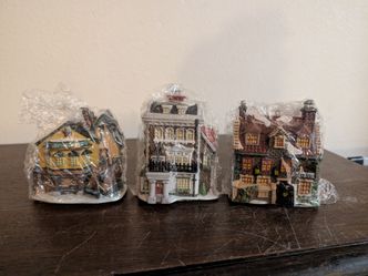 Charles Dickens Heritage Dept 56 Vintage Collectible Christmas Ornaments & Decorations Village Buildings Homes - Everett, Washington