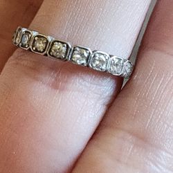 14k White Gold Art Deco Ring With Diamonds