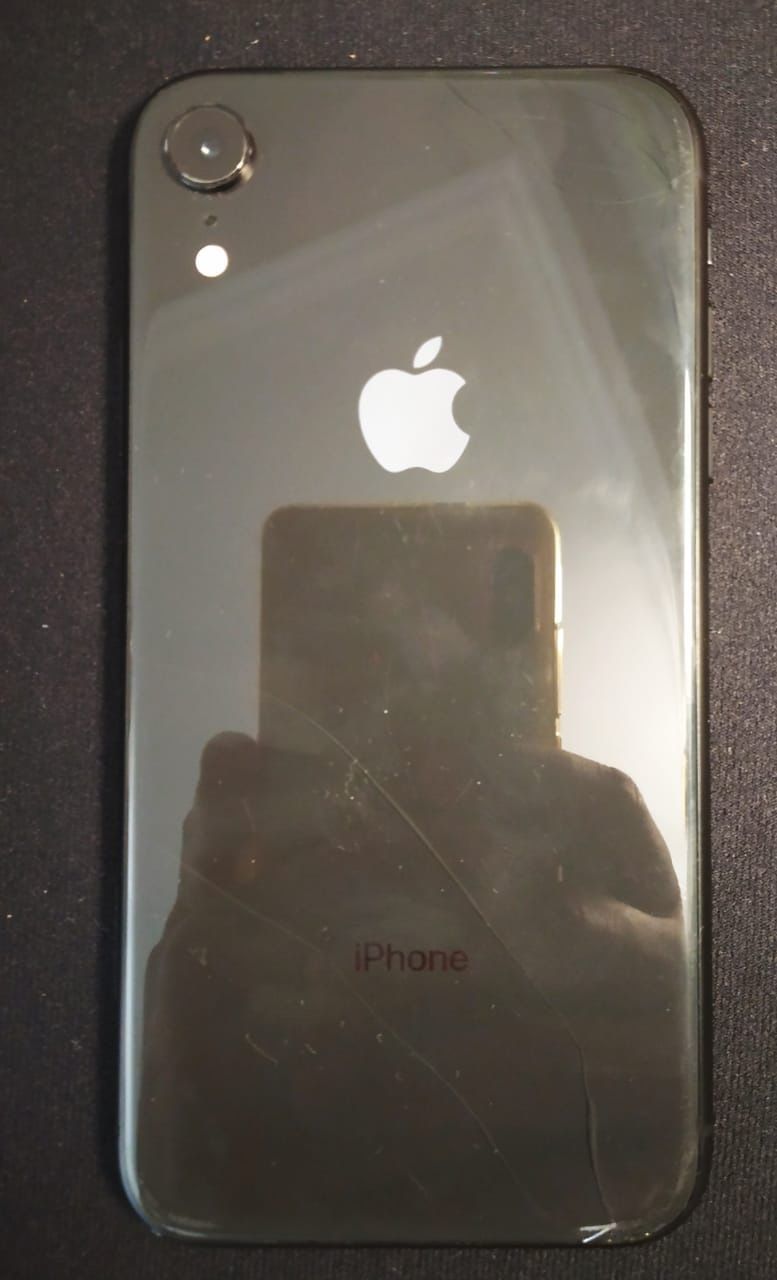 iPhone XR UNLOCKED