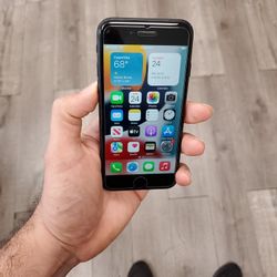 IPHONE 7..32GB FACTORY UNLOCK ANY SIM 