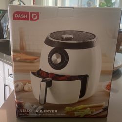 Deluxe Air fryer-  New Never Opened