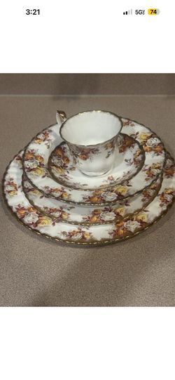 Royal Albert dinner set for 1 lenora , 5 piece