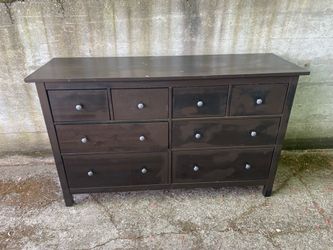 Hemnes IKEA 8 drawer dresser