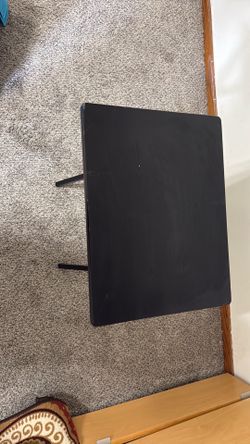 Folding table