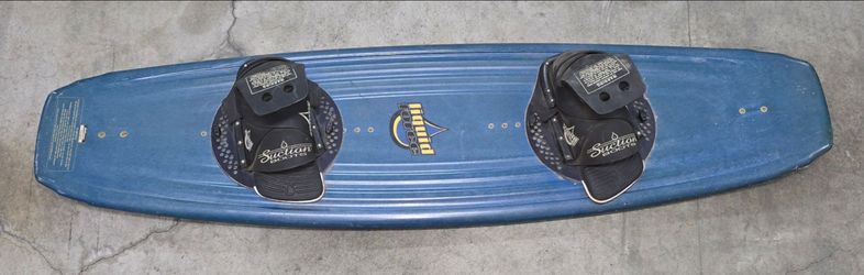 Liquid Force wakeboard
