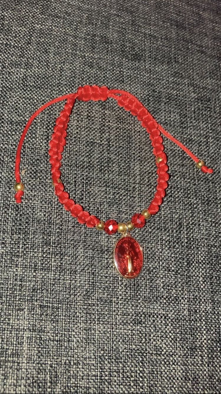 Handmade Bracelets! (CUSTOMS CAN BE MADE)