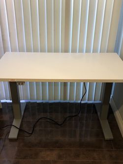 Motorized Height Adjustable Desk 24x48