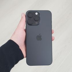 iPhone 16 Pro Max 6.9" (Unlocked) 256GB Black Titanium Premium Pre-owned