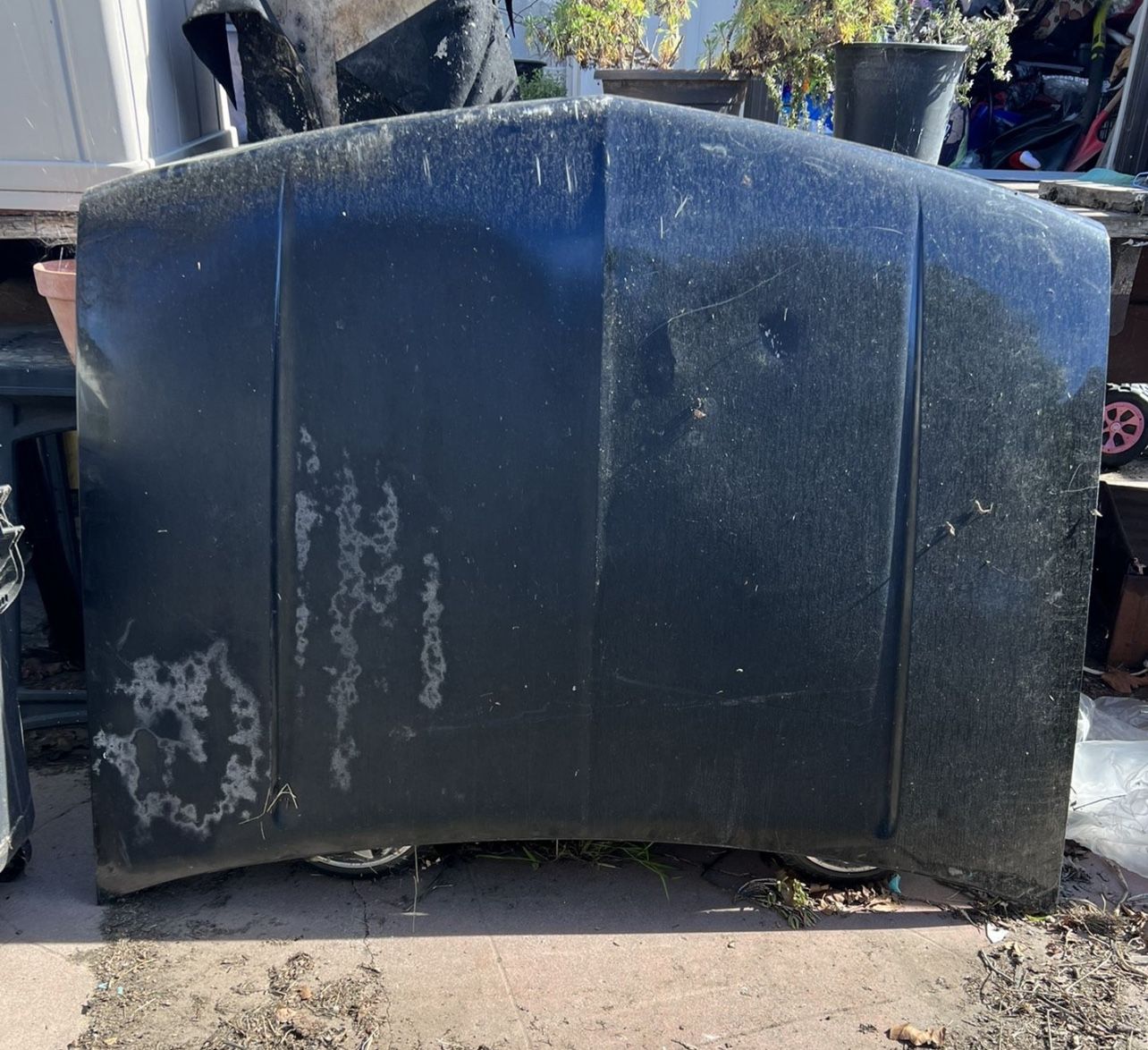 Chevrolet Silverado hood