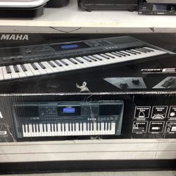 Yamaha PSR-E453 Digital Keyboard