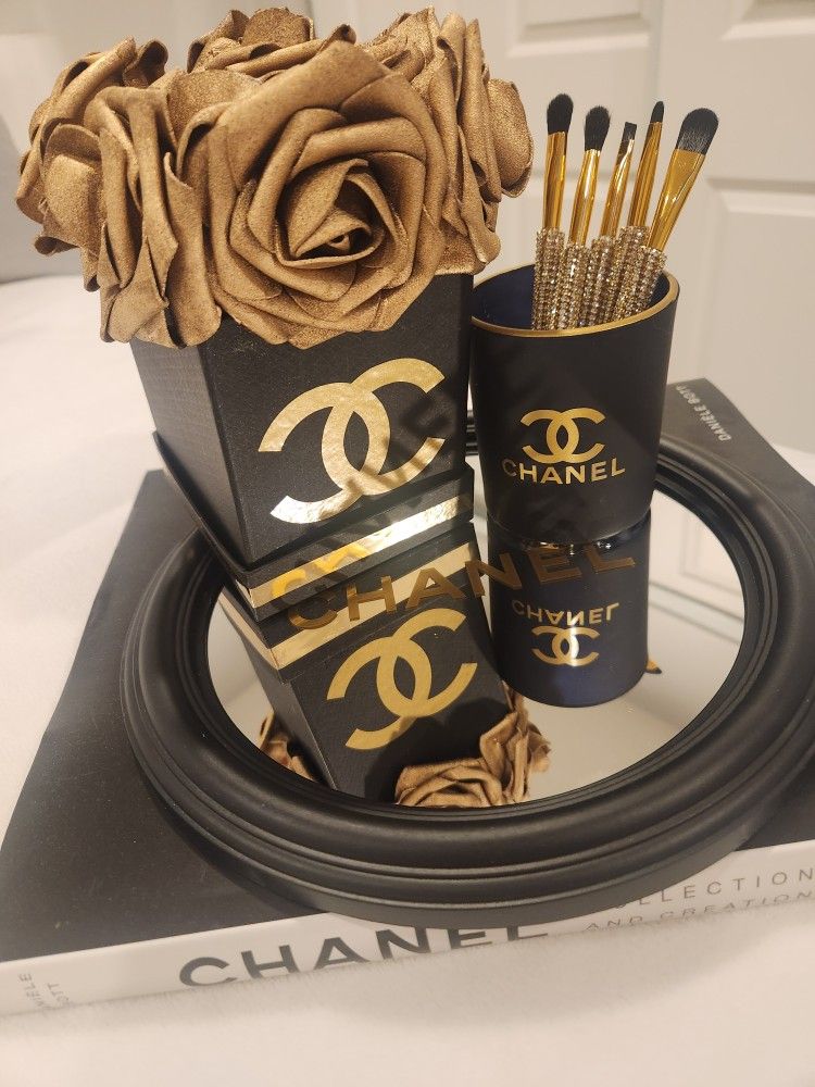 Gorgeous Glam Vanity Set!