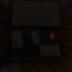 Monitor And Xbox One 