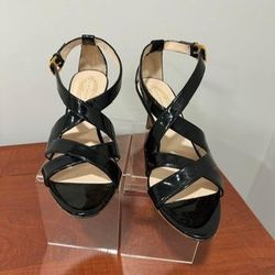 Elie Tahari Black Patent Leather Strappy Low Heel Sandal Size 39 / 8-1/2 US