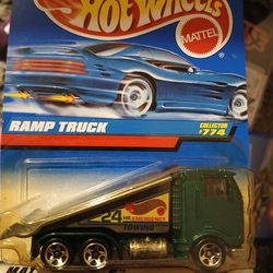 1997 Hot Wheels Race Team Ramp Truck (Discontinued) 1:64  Scale Hot Wheels 🔥 🛞 ** Buy $20+ Get a Free Random Hot Wheels Sealed