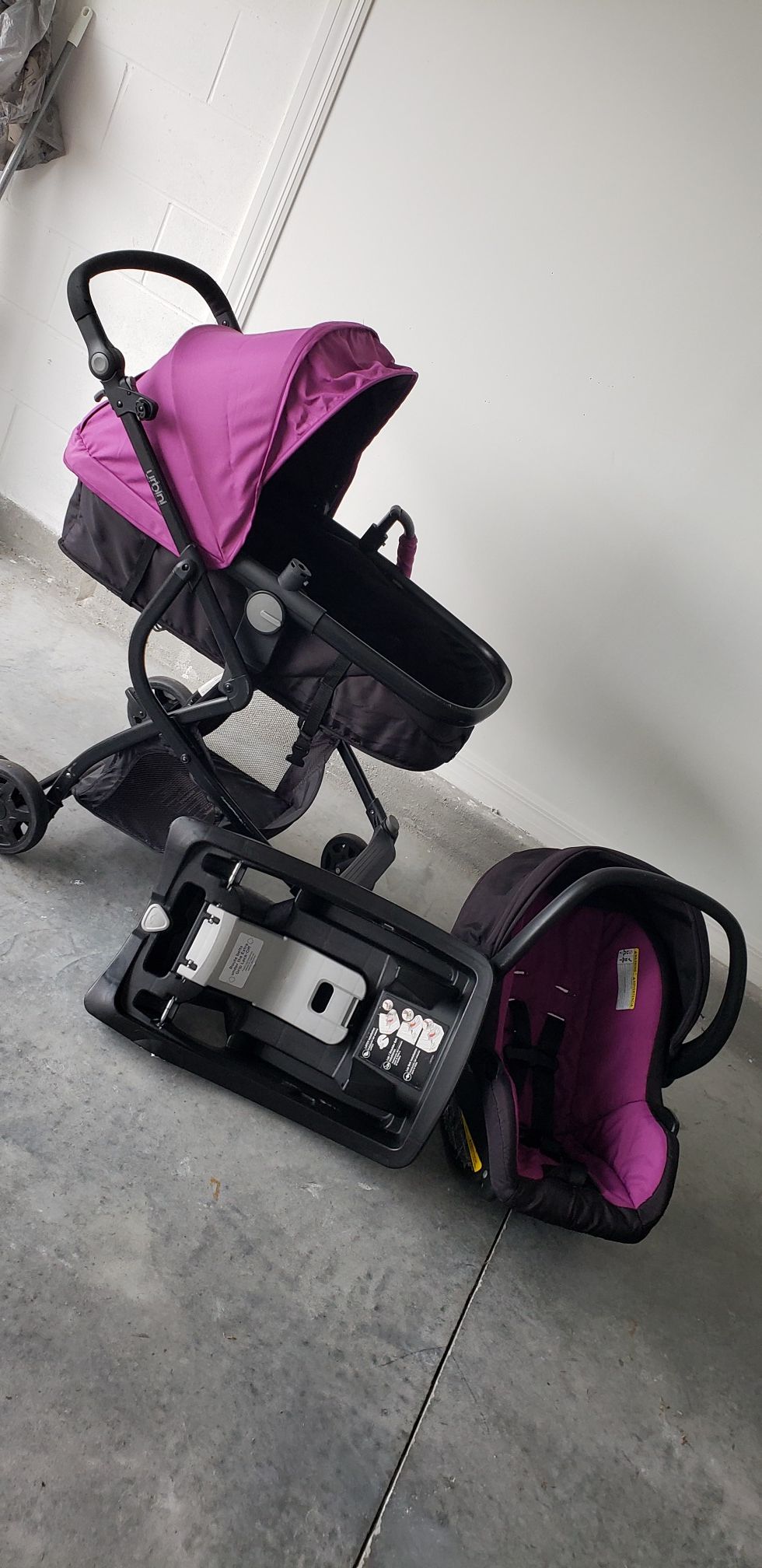 stroller and car seat