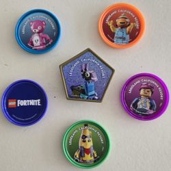 LEGO Pop Badges Fortnite

Characters