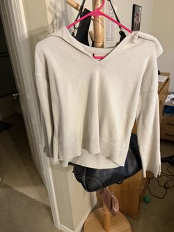 White Sweater Size Small