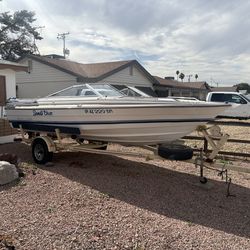 1985 Bayliner 19 foot four-cylinder motor