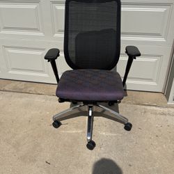 Desk chair with wheels Thumbnail