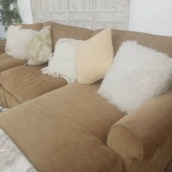 Restoration Hardware Sofa Sectional 2pc Family.  Deluvery