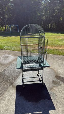 Iron bird cage with wheels