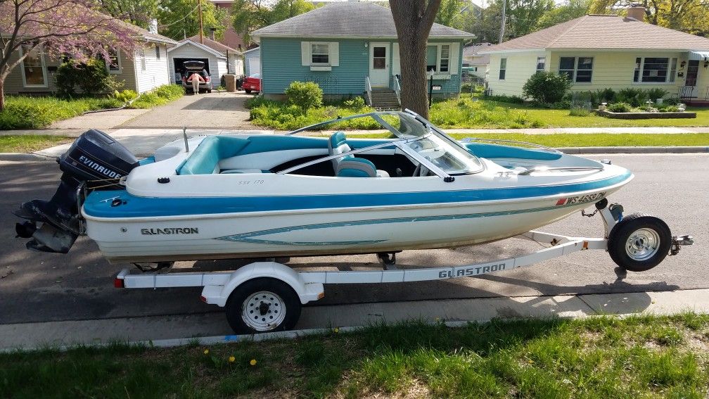 Glastron Fish and Ski