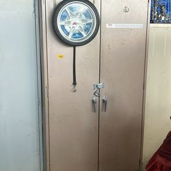 Free storage cabinet