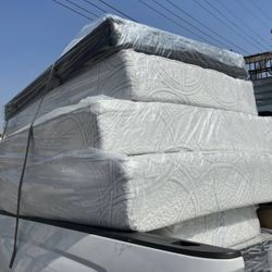 *New Memory Foam Mattress - Free Delivery! Twin Full Queen King Cal King* Cama Bed Box Spring