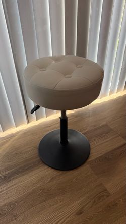 Vanity stool, new in the box
