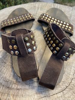 European Brand Studded Flat Sandals, size 8
