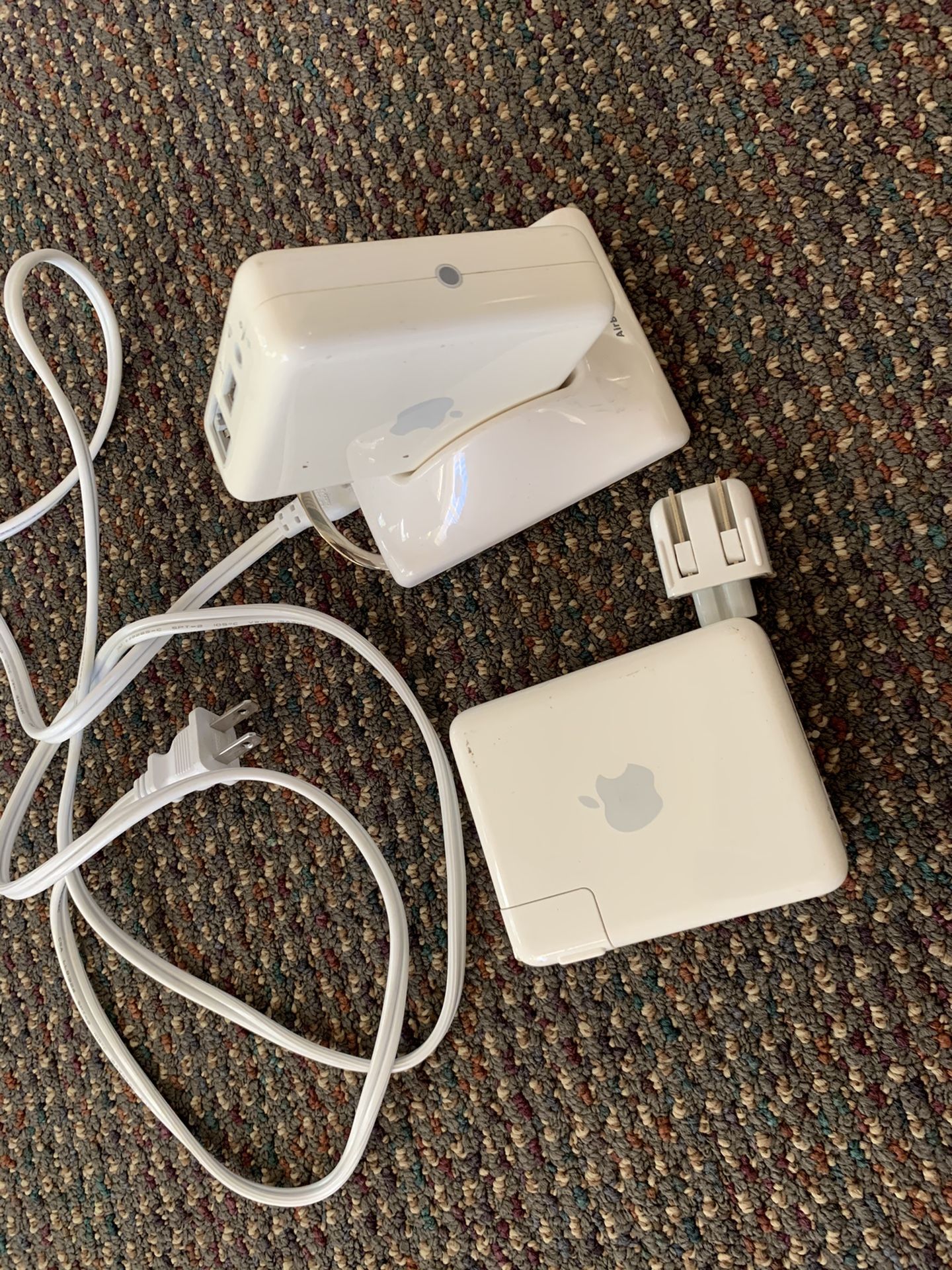 Set of 2 Apple Airport Express WiFi Routers + Dock