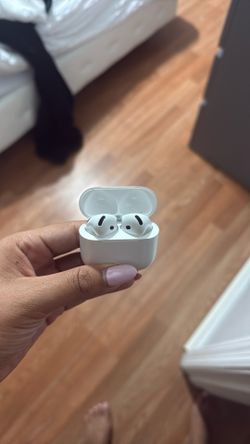 Apple Airpods with noise cancelation