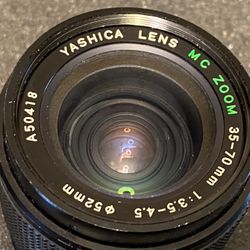 Lens Yashica 52 mm. 