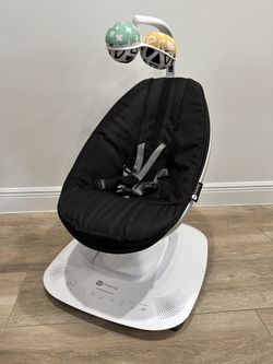 4moms MamaRoo Baby Swing - LIKE NEW!!!