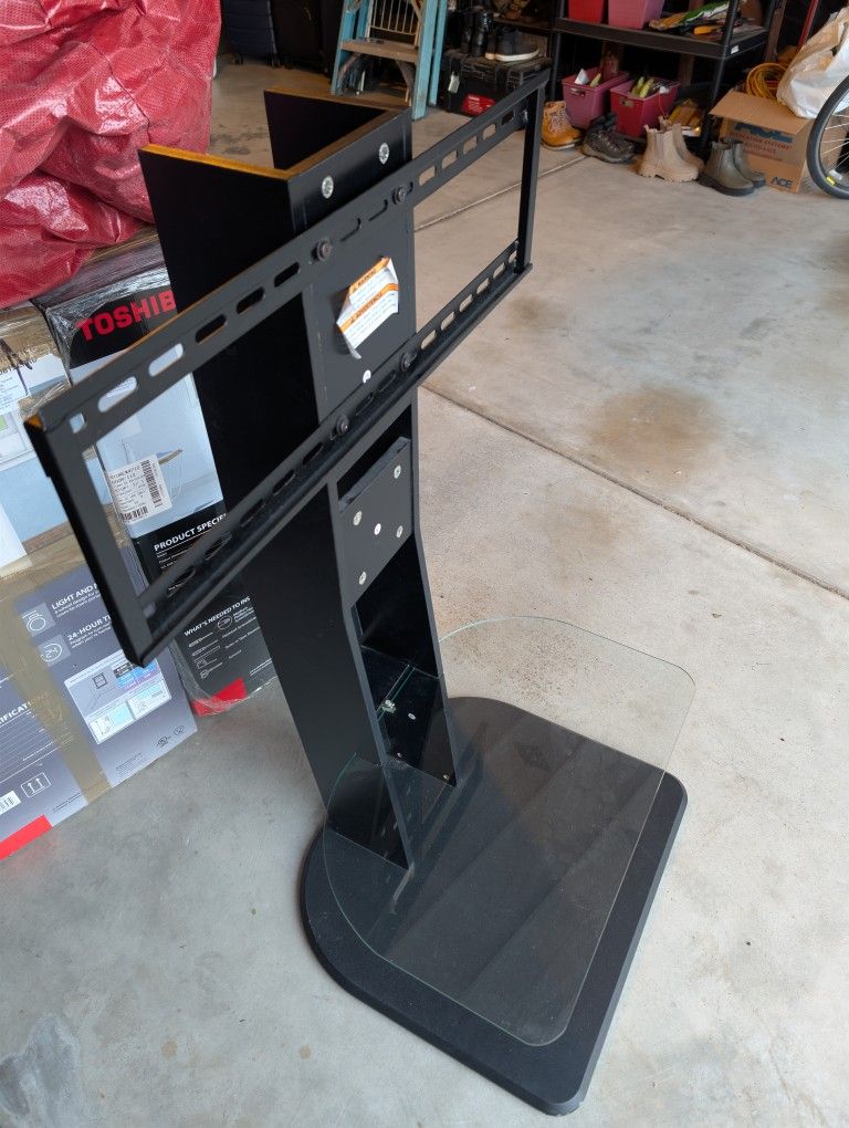 TV Stand - Fits up to 60" TVs – Great Condition