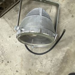 Heavy-Duty Industrial Flood Light – Cast Aluminum – Outdoor Commercial