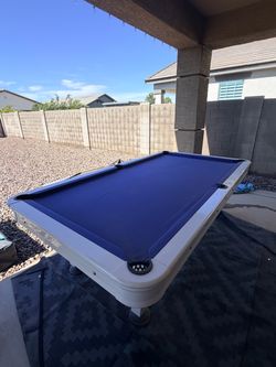 Outdoor pool table