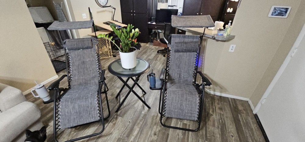 Patio Furniture/ Lounge